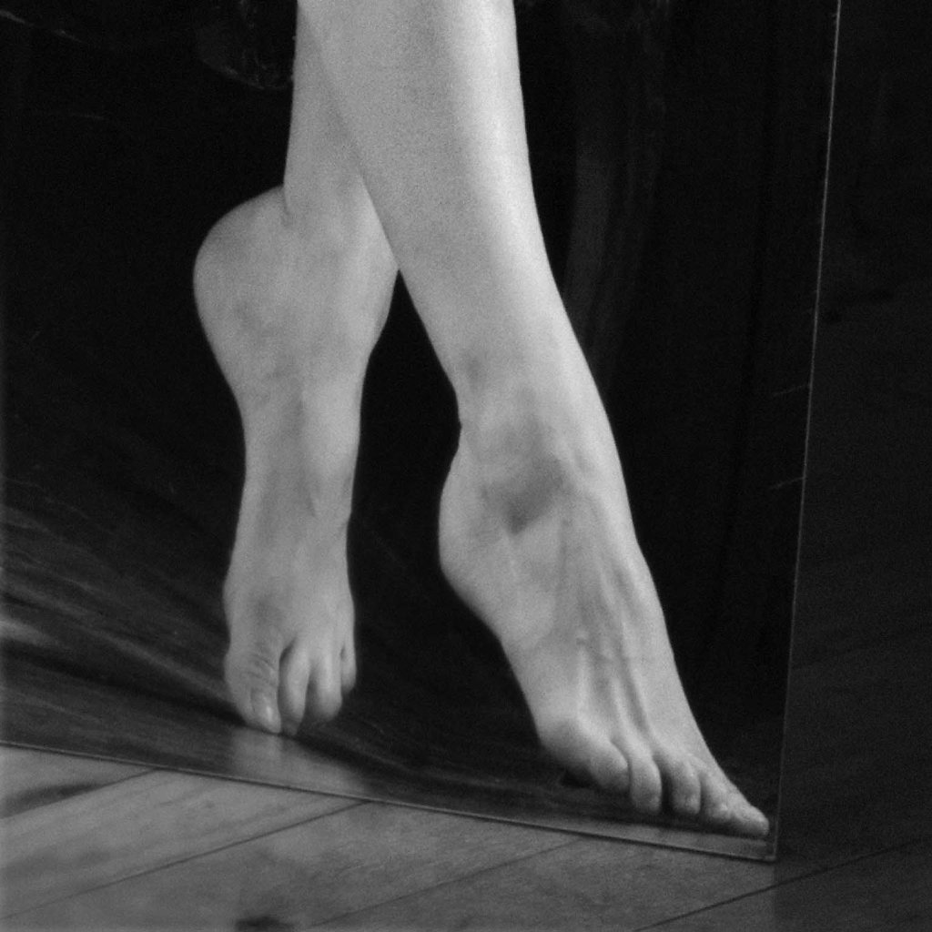 nude-in-mirror.jpg