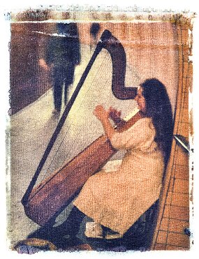 harpist in Paris metro null