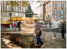 Paris Wallace fountain blur 06 null